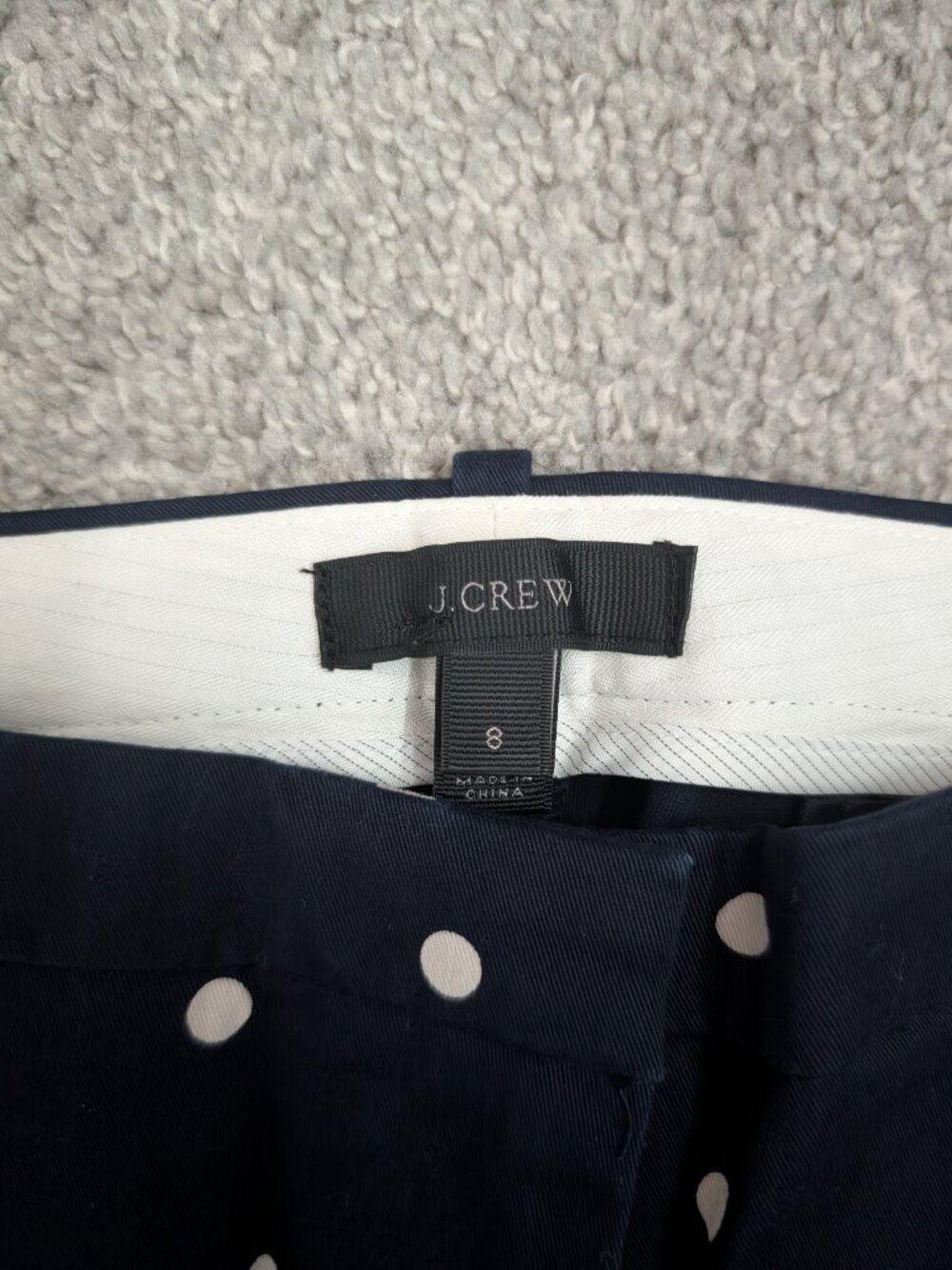 J Crew Women's Polka Dot Bermuda Chino Shorts Flat Front Cotton Blend Size 8 - Picture 3 of 3